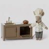 Maileg light brown kitchen with chef mouse opening oven